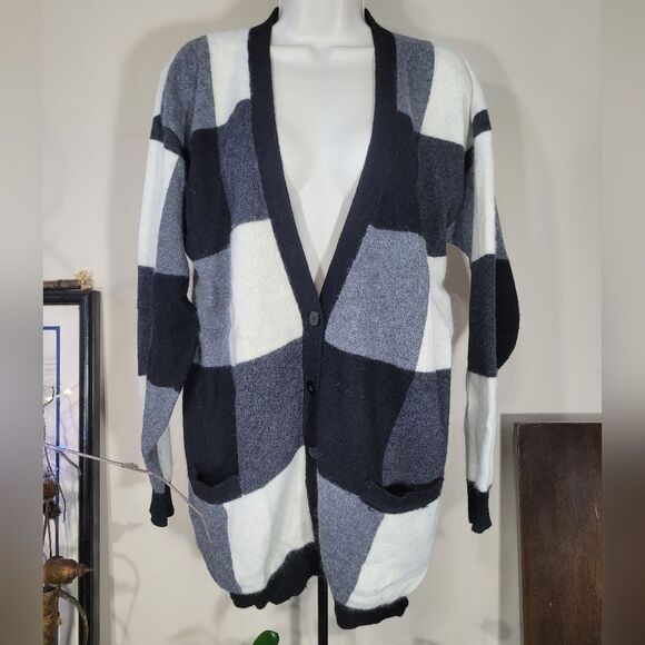 like new vintage wool/angora checkered cardigan sweater. - Picture 2 of 9